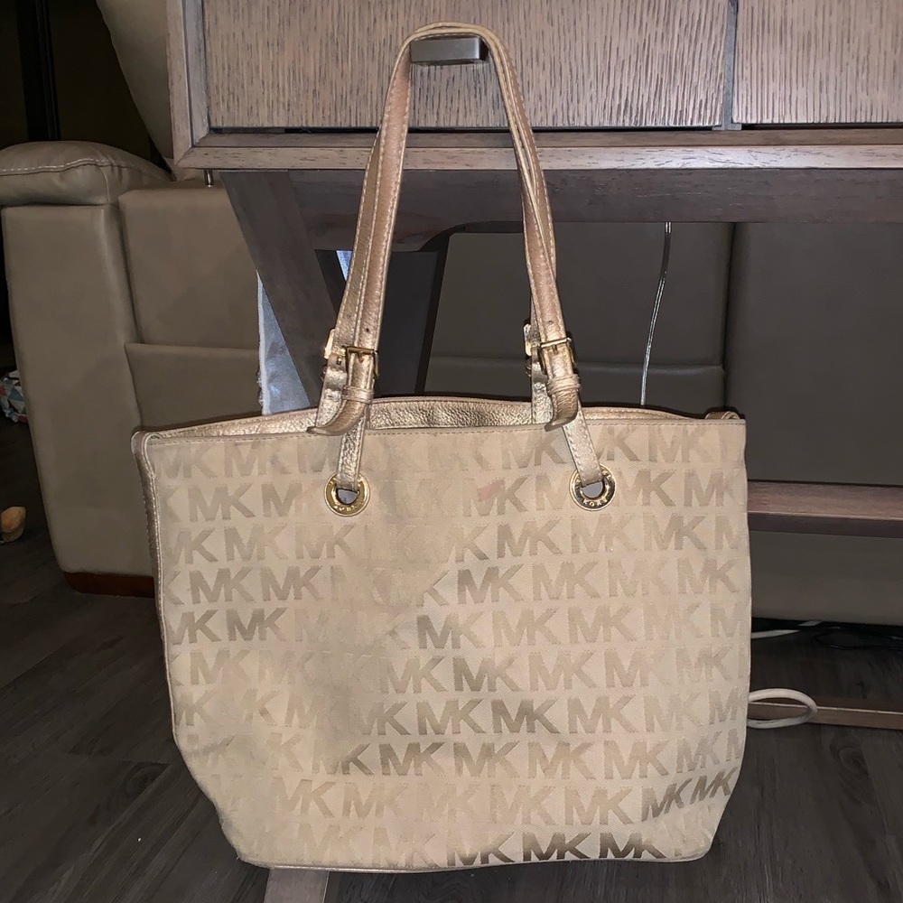 Michael kors purse